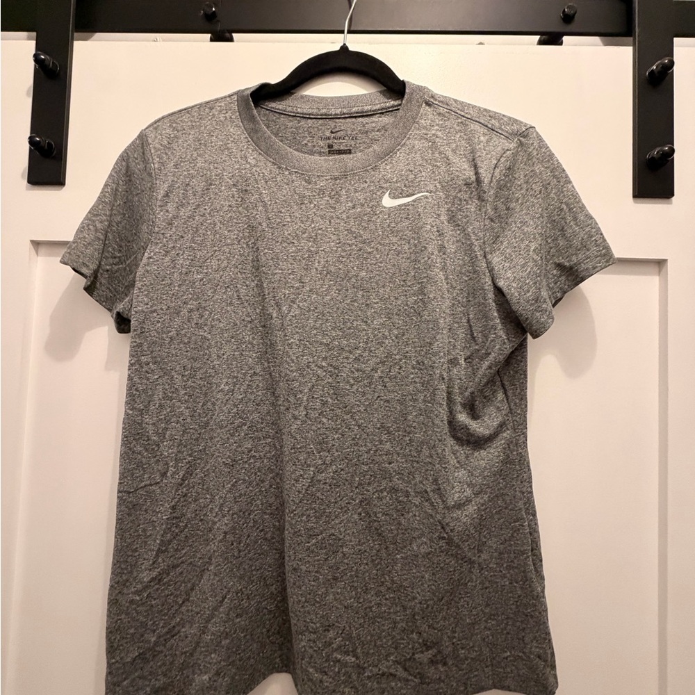 Nike Women's Heather Gray Short Sleeve Tee